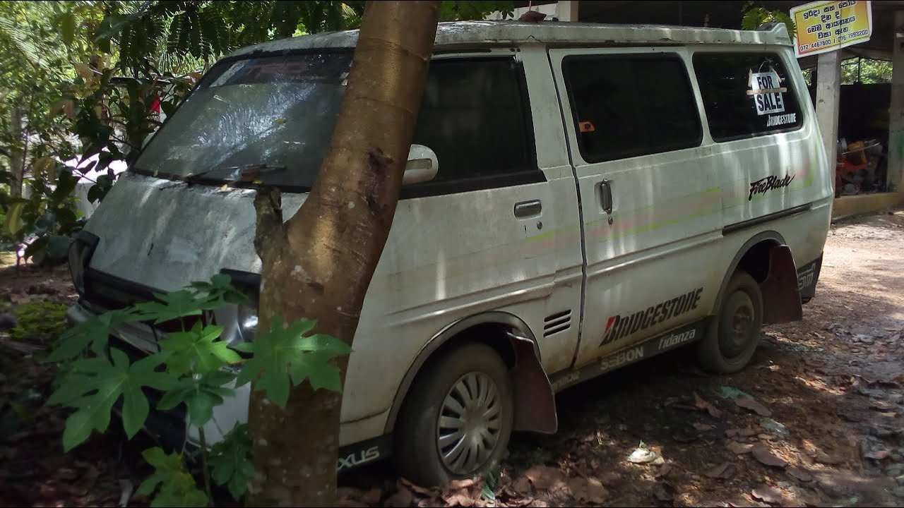 Toyota Liteace too many years in a garage, will it run? | Toyota Liteace (1975) Restoration part 1 - YouTube
