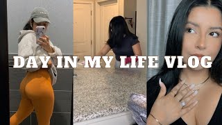DAY IN MY LIFE VLOG: WORKOUT,  CLEAN, &amp; MOM TIME | Zoey Henao