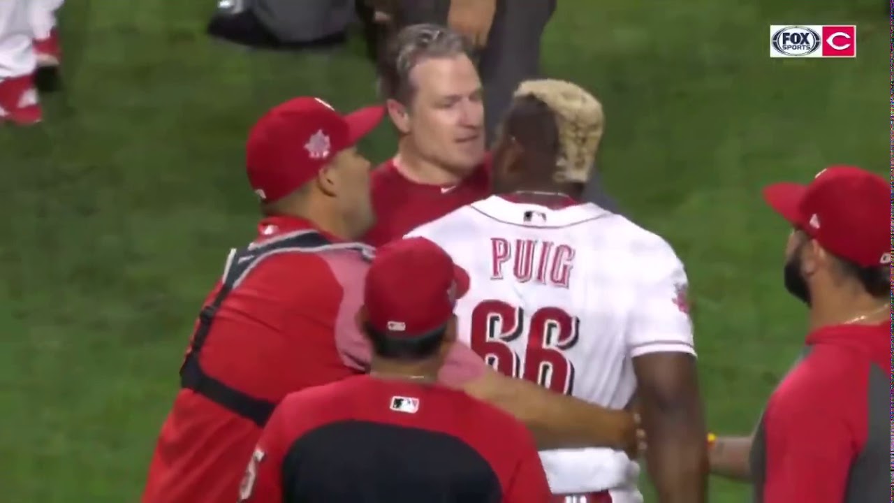 Cincinnati Reds And Pittsburgh Pirates Get Into Huge Brawl (FULL FIGHT