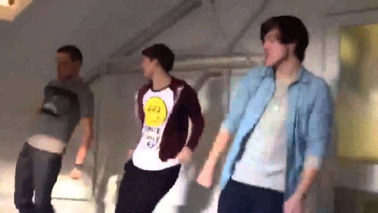 YouTube पर Liam Payne, Louis Tomlinson and Harry Styles dancing 'C'mon C'mon' देखें YouTube पर Liam Payne, Louis Tomlinson and Harry Styles dancing 'C'mon C'mon' देखें