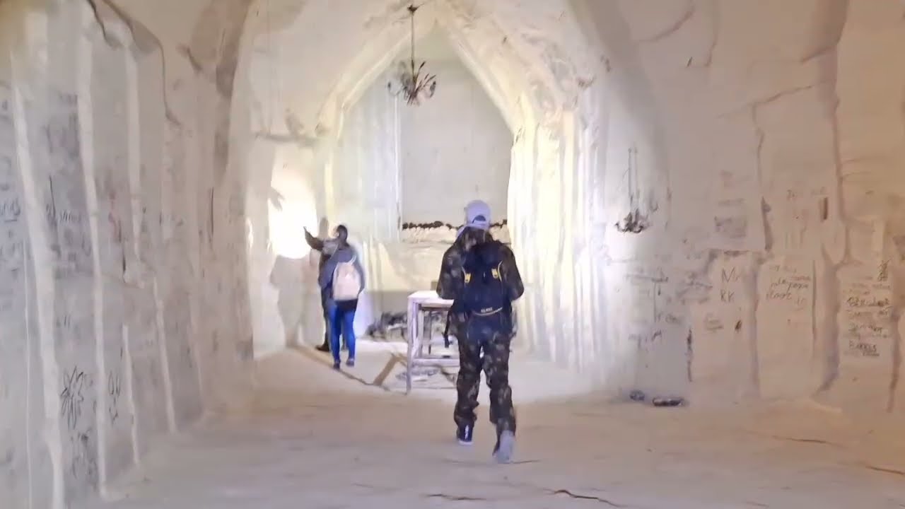 EXPLORING THIS CAVE TOGETHER WITH FRIENDS #cave #explore #hobby 