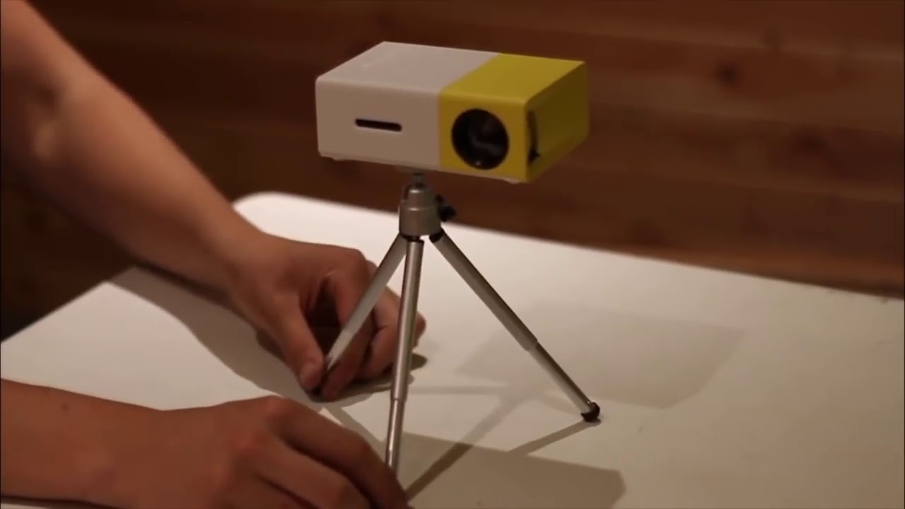 YG300 Mini projector portable - YouTube