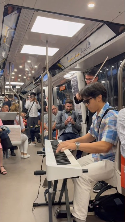 INCREDIBLE DUO IN THE METRO 😱🎹🎻(people were shocked)