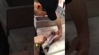 كيف أزيل الشوك من السمك مع الإحتفاظ بشكله