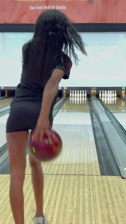 Black Widow 2.0 Hybrid! #bowling #bowler #bowlingstyle #femalebowler