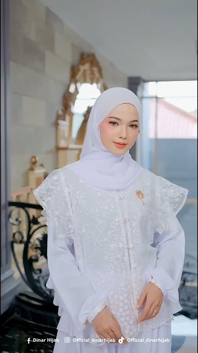 Putih bersih, dengan look yang mewah maka dress putih kali ini wajib buat dipinang ya🤍