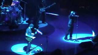 U2 - Miracle Drug (Live from San Diego, Vertigo Tour)