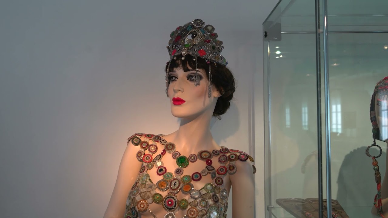 Exotische Trachtenerneuerung  – Ausschnitt aus der Führung mit der Kuratorin Irene Steiner