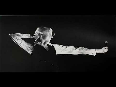 David Bowie - 02 Suffragette City (Live).