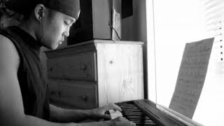 DHT - Listen to Your Heart (piano)
DHT - Listen to Your Heart covered on piano.
Just listen to your heart... DHT - Listen to Your Heart (piano)