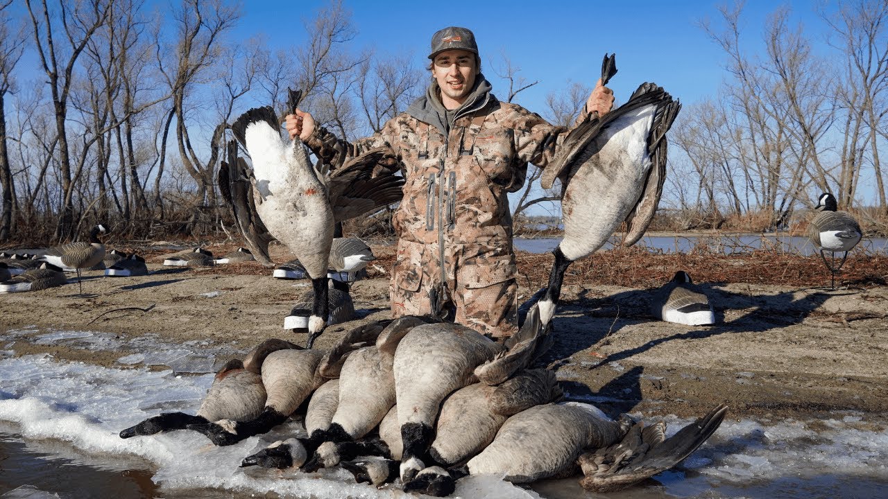 Late Season Goose Hunt HUNTING THE ROOST YouTube late-season-goose-hunt-hunting-the-roost-youtube