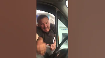 تركي يتهجم على عائله سعوديه في طربزون 