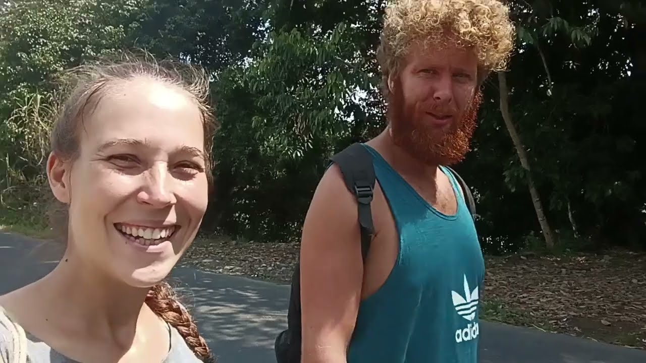 Esőerdő Vlogmas #16 || Amelyben Róza tönkreteszi Boti pólóját, de senkit nem ráz mg az áram