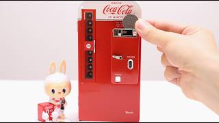 コレクション Coca-Cola Vending Machine Musical Bank Coca Cola Vending Machine Collectible Musical Bank with Labubu