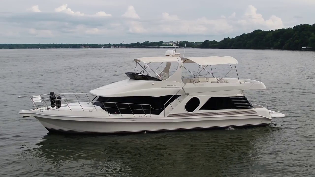 2002 Bluewater Yachts 5200 LE Custom BLUEWATER offered by Kyle (SOLD