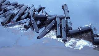 Crude oil leaks from derailed train in Iowa