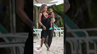 Rihanna, Eşi Ve Çocuklarıyla Tatilde Görüntülendi