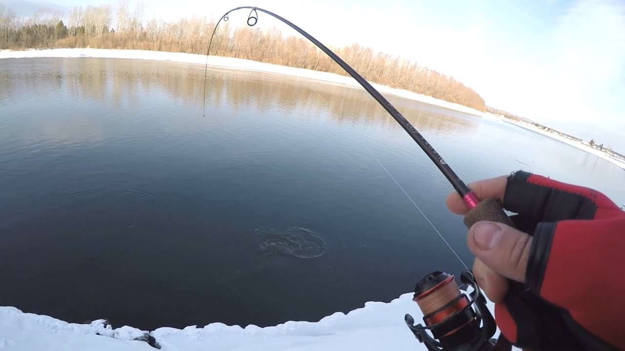 КЛЮНУЛ РЕЧНОЙ МОНСТР.РЫБАЛКА НА СПИННИНГ В ФЕВРАЛЕ. Река Чулым.Р-он ...