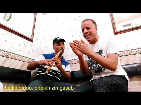     ناس تخدام وتلام وانا كتلني الهم
