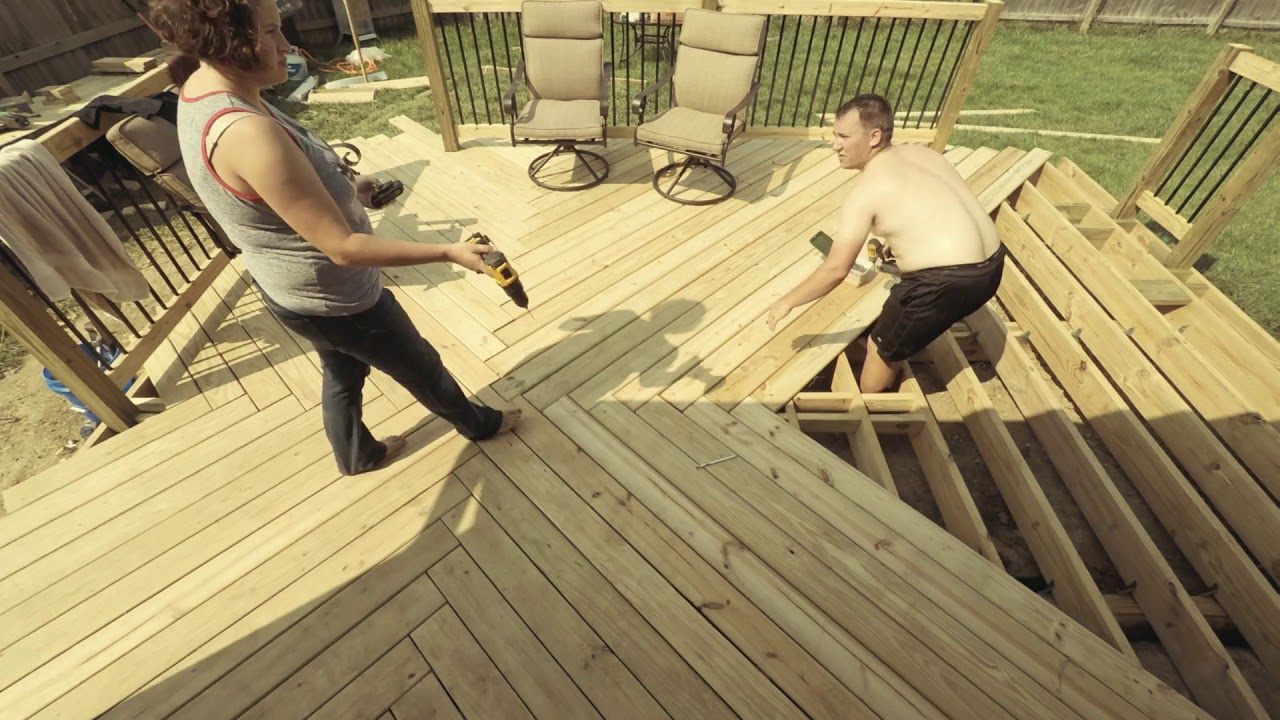 Building my backyard deck - Day 8 - YouTube