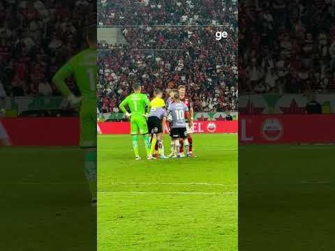 JORGINHO RECEBE CARTÃO VERMELHO | #shorts | ge.globo