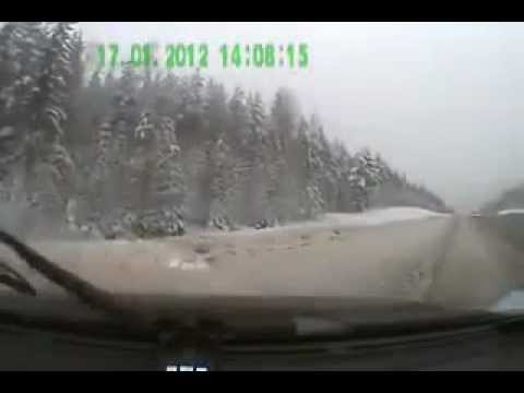 NEW scary near car and truck accident in Russia on icy road!ДТП