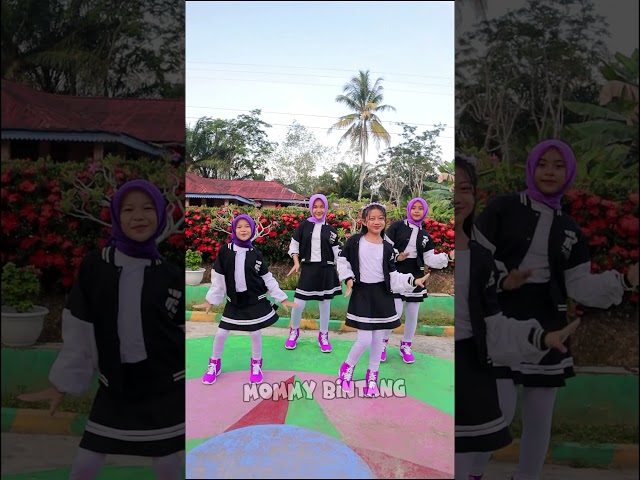 kira kira nazwa kesurupan apa tu guys wkwk  #dance #viral #shorts #fyp #mommybintang #bocilsquad class=