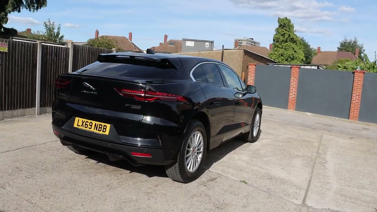 LX69NBB Jaguar 400 90KWH S SUV 5DR ELECTRIC 4WD AUTO SAT NAV 