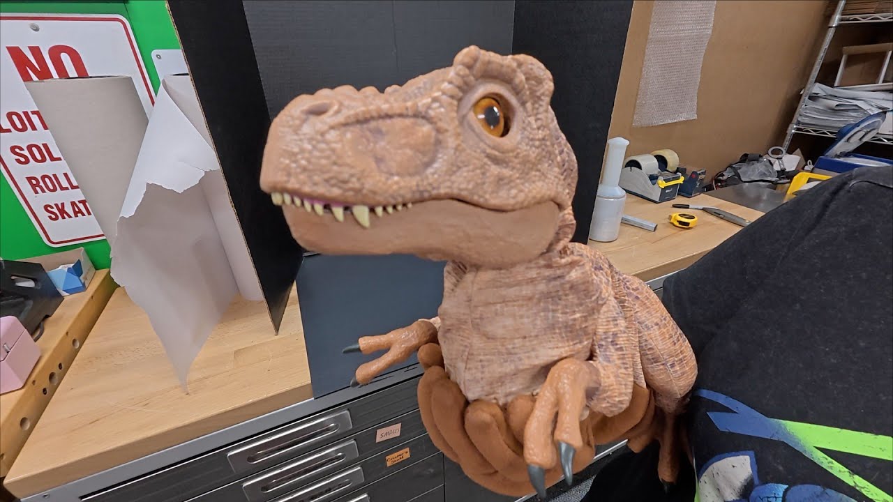 Jurassic Park Real FX Baby T-Rex Animatronic Dinosaur Puppet - YouTube