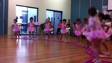 My first Tiny Tutus ballet class-part 3