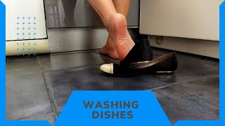 𝘿𝙞𝙥𝙥𝙞𝙣𝙜 - Washing Dishes