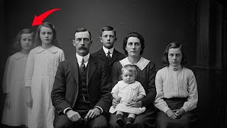 Famous A Family Took a Photo with Their Children in 1910 — One Wasn’t in the Family Records Net Worth
