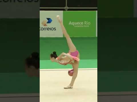 Видео: Beautiful gymnasts are not always popular