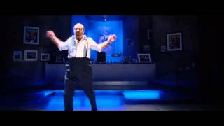 Том Круз танцует в роли Леса Гроссмана под Лудакриса