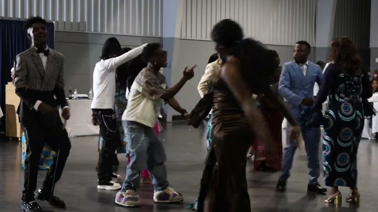 JANY BOY AKI PERFORM WIMBO WA GASPER KWENYE PARTY YA BANA BA BOLAMBO