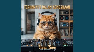 Download Lagu TERHANYUT DALAM KEMESRAAN Download Lagu TERHANYUT DALAM KEMESRAAN