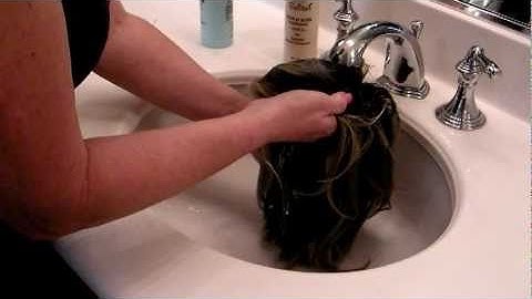 How To Wash and Dry A Synthetic Wig