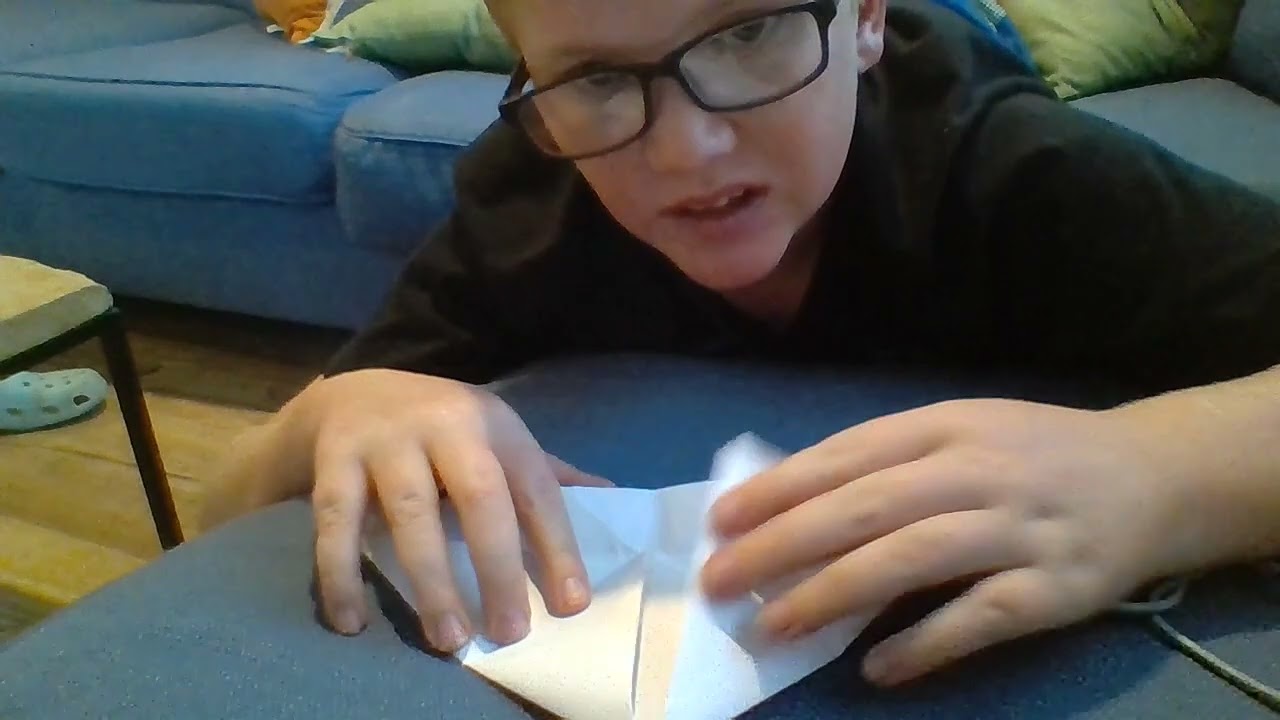 How To Make An Origami Boat / Ryan Naylor