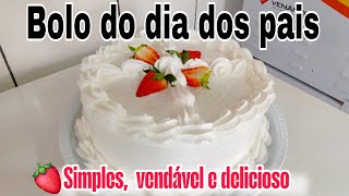 Bolo Do Dia Dos Pais Com Morangos Simples, Vendável E Delicioso