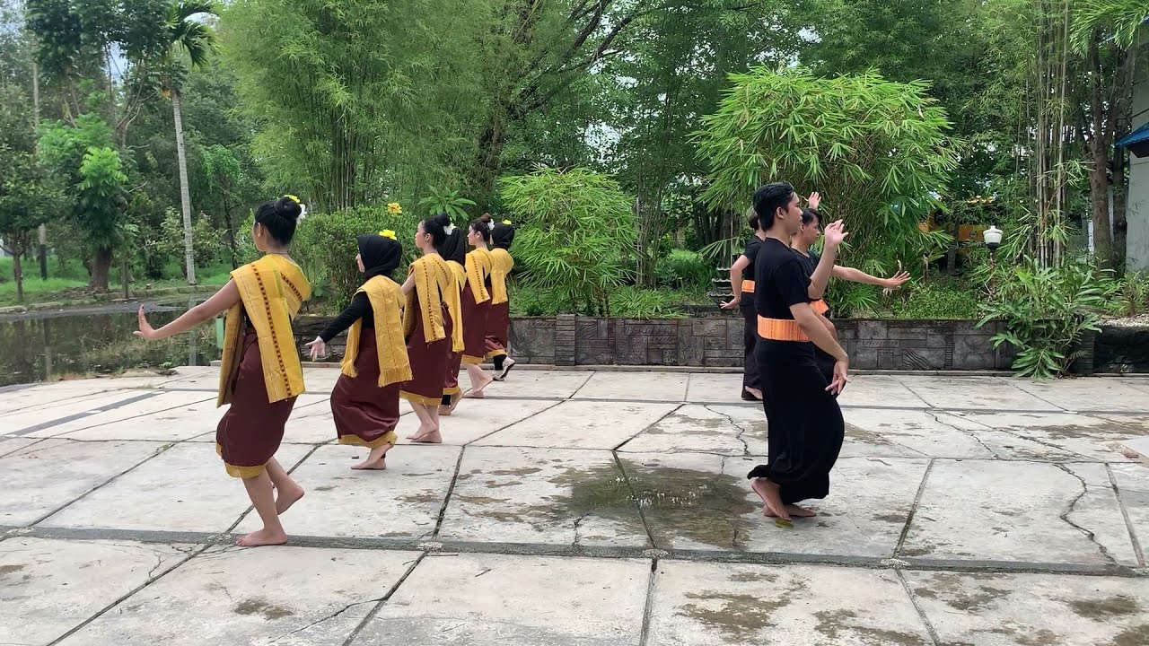 Tari Traditional Thailand “Tari Serng Pong Lang” UAS Matkul Tari Mancanegara Kelompok 1