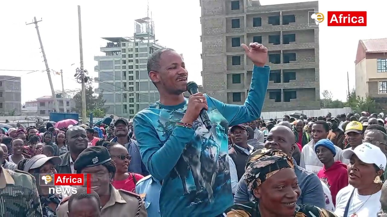 Бабу Овино встретили как короля!: Жители Утавалы получили бланки заявлений на получение стипендии...