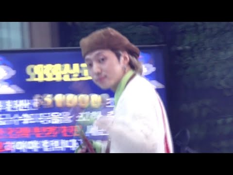 190202 위너 강승윤 leaving for Japan High touch