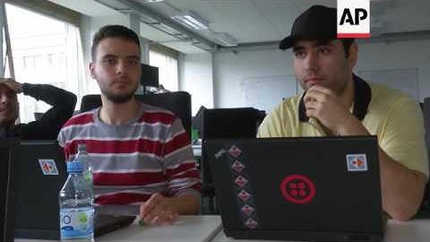 Aslyum seekers learn computer code