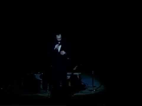 והביאותים - מרדכי בן דוד בהופעה (בצעירותו)