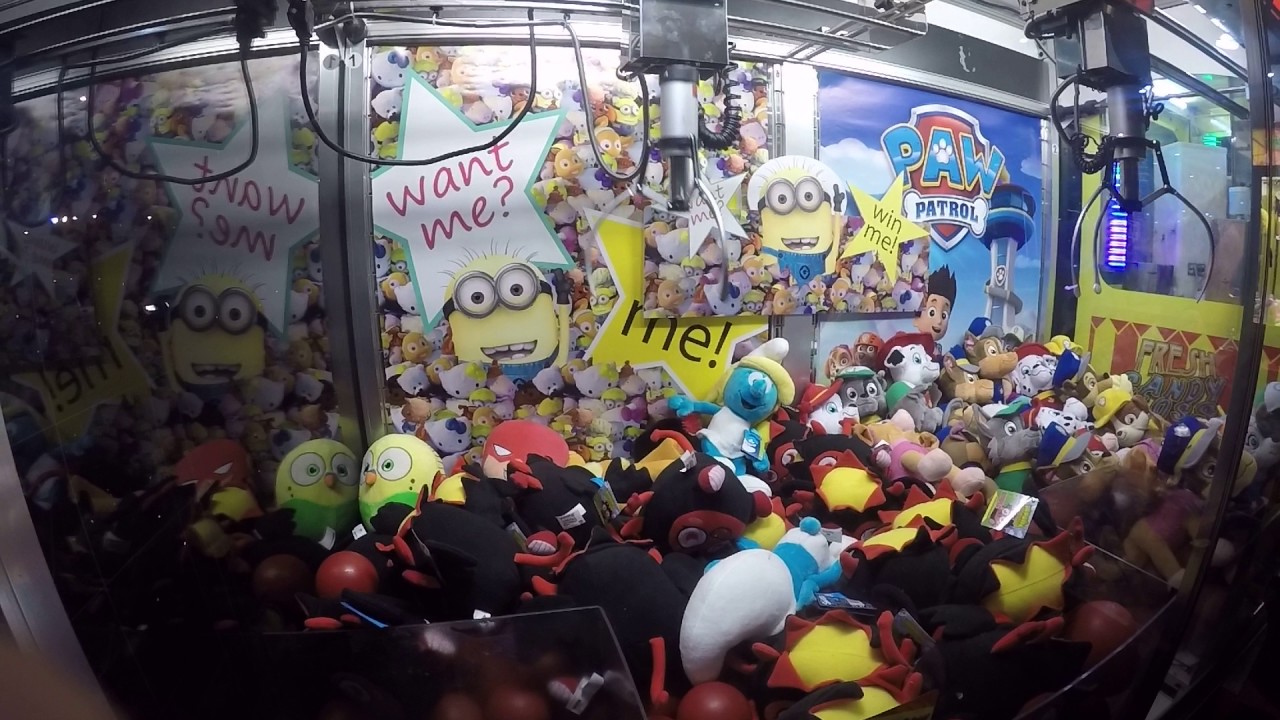 toy grabbing machine win a toy YouTube
