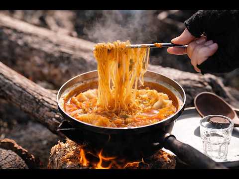 얼큰 <strong>만두국</strong> 🔥 Spicy Dumpling Soup with Glass Noodles