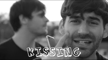 Space Cadets - Kissing [OFFICIAL VIDEO]