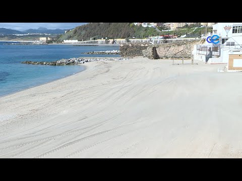 Vivas plantea "hacer todo lo posible" por dotar de duchas a la playa de Calamocarro