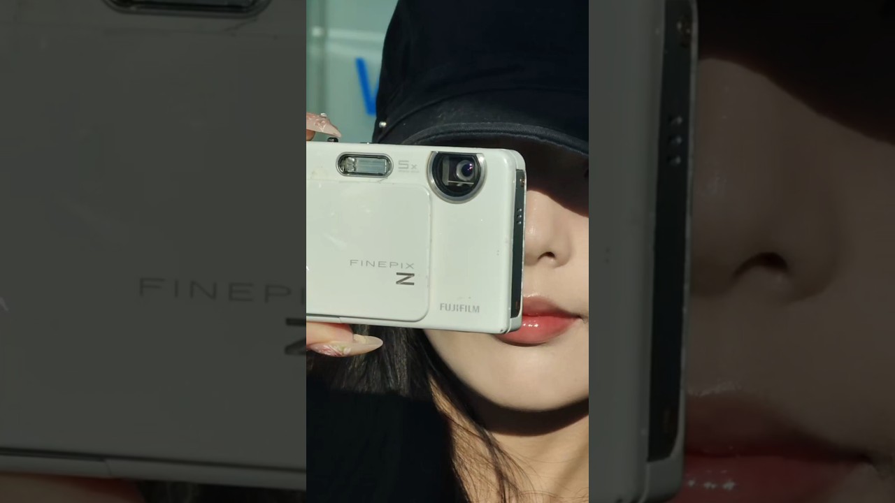 fujifilm z300 ccd camera, bluish and heavy red color. Like provia