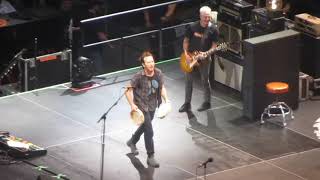 Pearl Jam: Rockin' In The Free World & Indifference (Prague 2018/07/01)